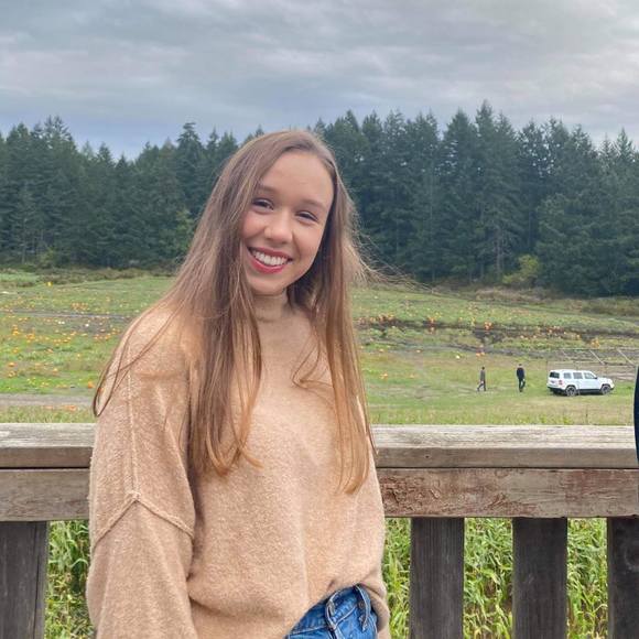 Meet your Posher, Brontë - Picture 1 of 1